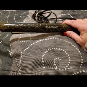 Infiniti conair straightener